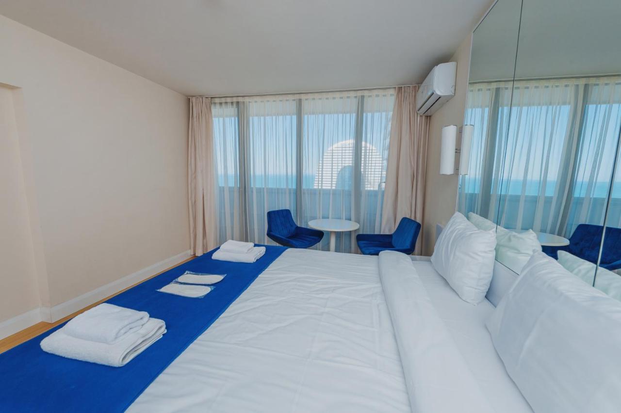 Aparthotel ~ Orbi City ~ Батуми Экстерьер фото