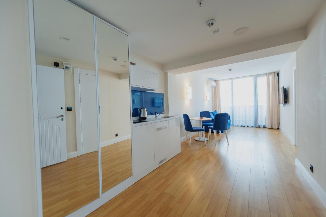 Aparthotel ~ Orbi City ~ Батуми Экстерьер фото