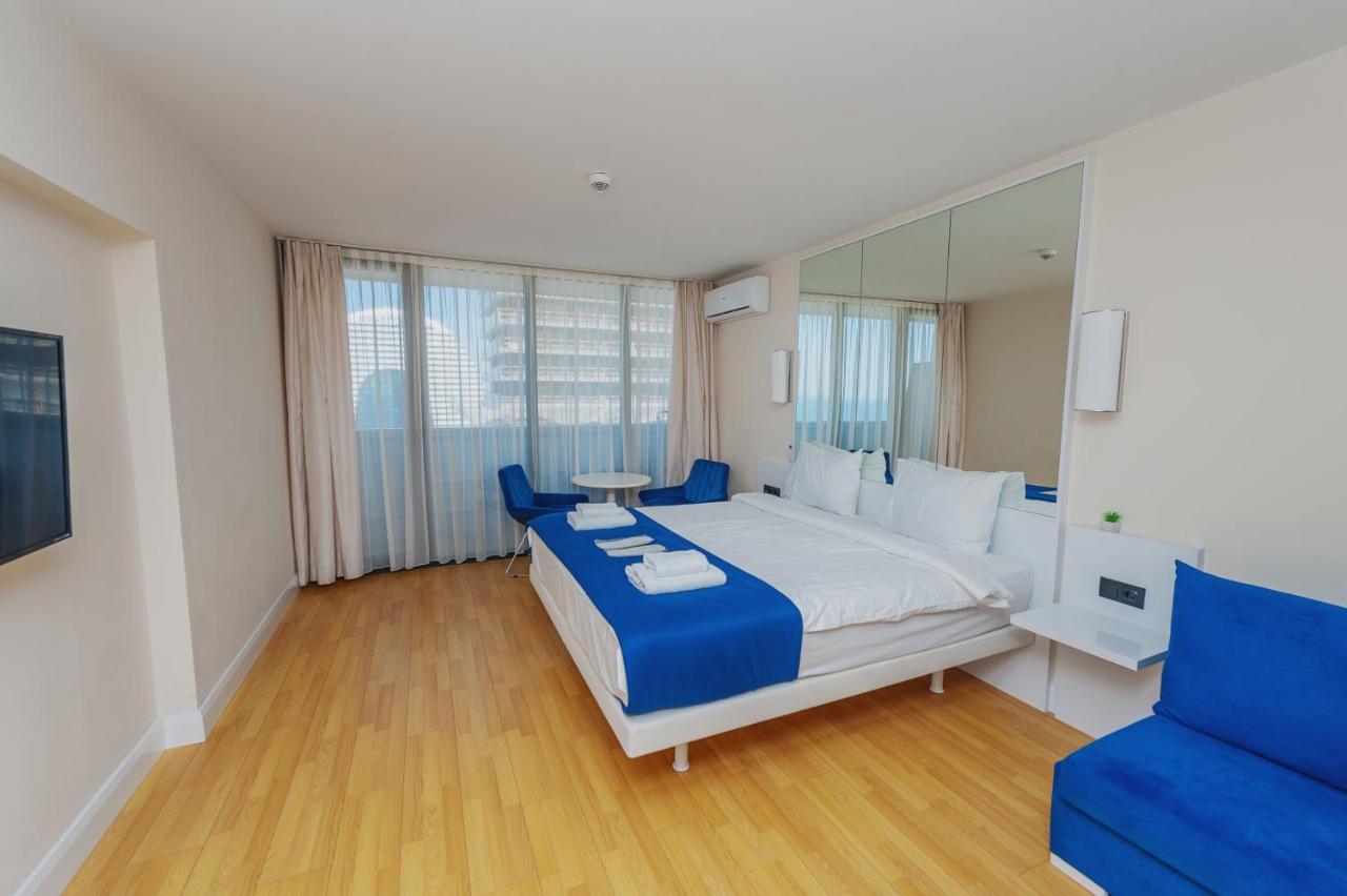 Aparthotel ~ Orbi City ~ Батуми Экстерьер фото